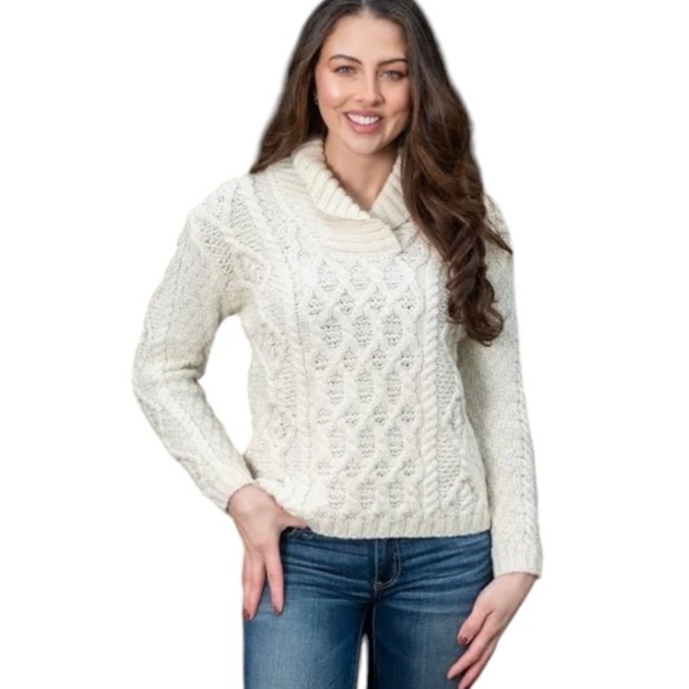 Eddie Bauer Off White / Cream Cable Knit Sweater Medium V Neck Long Sleeve